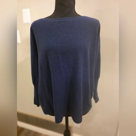 Garnet Hill Cashmere Navy Blue Women's Sweater - Picture 1 of 5